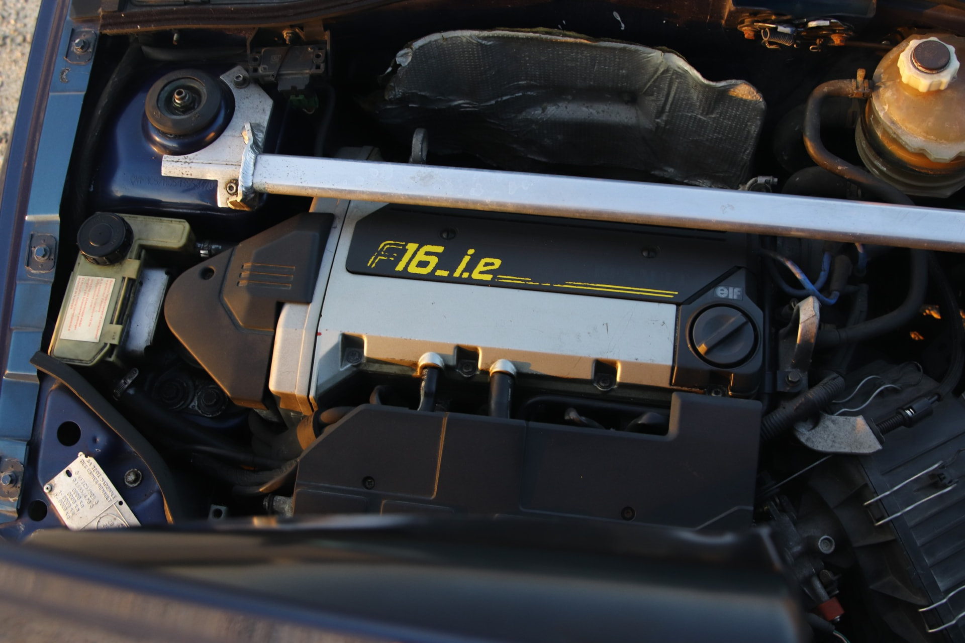 Moteur F7R 2 litres 16 soupapes de la Renault Clio Williams
