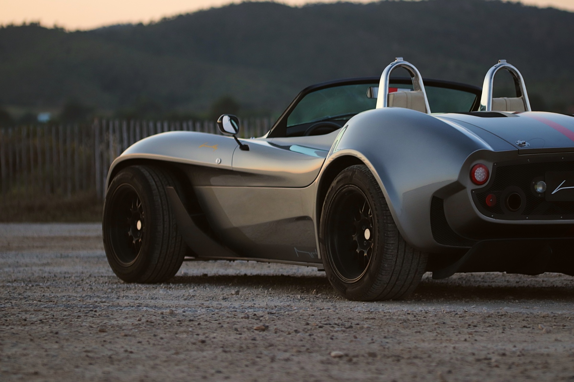 Jannarelly Design-1 vue de trois quarts arrière, exemplaire homologué.