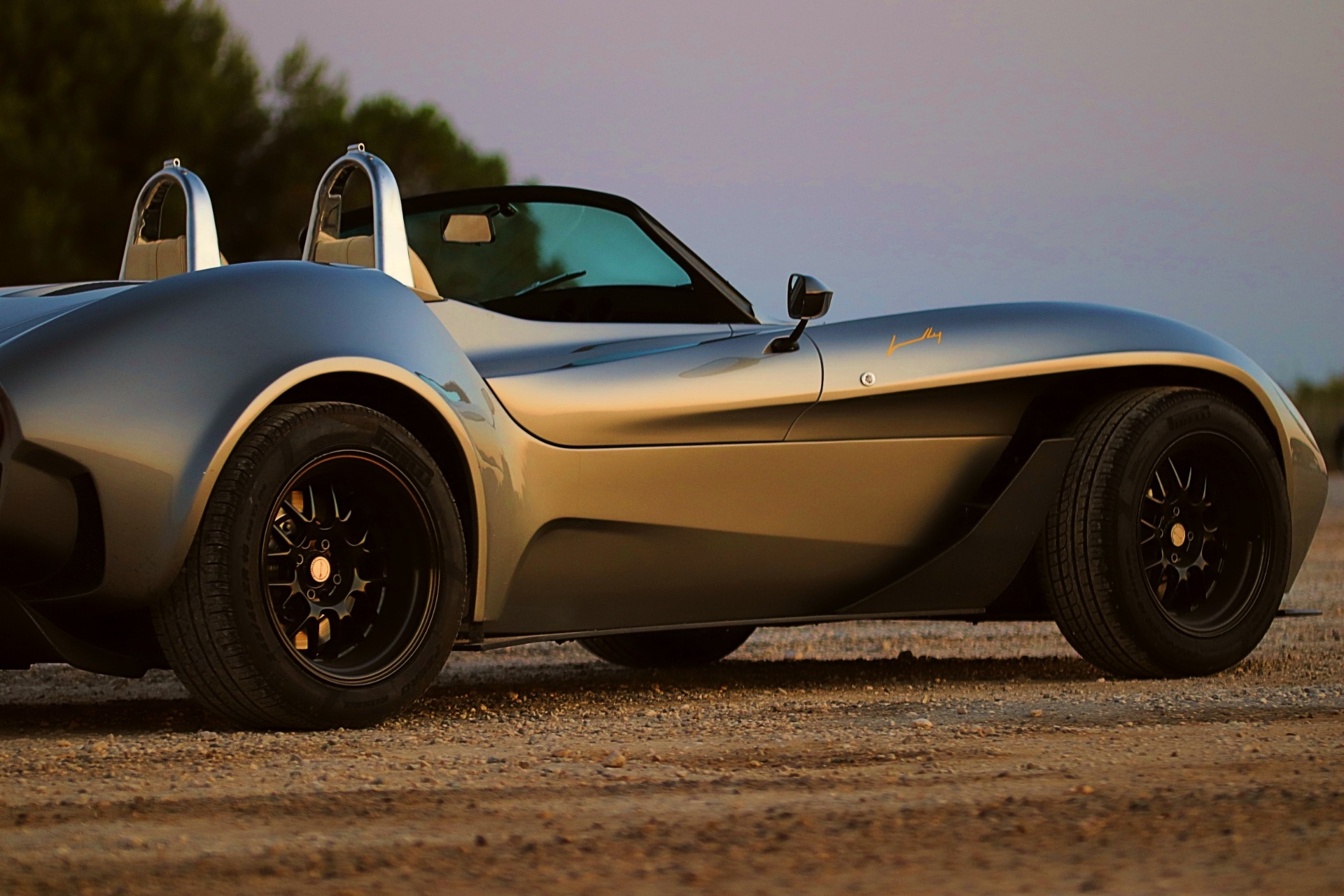 Jannarelly Design-1 grise de profil, exemplaire immatriculé dans le Var, à Toulon.