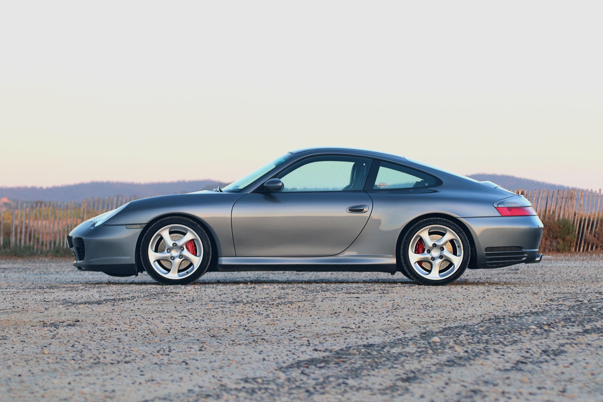 Porsche 996 Carrera 4S profil gauche