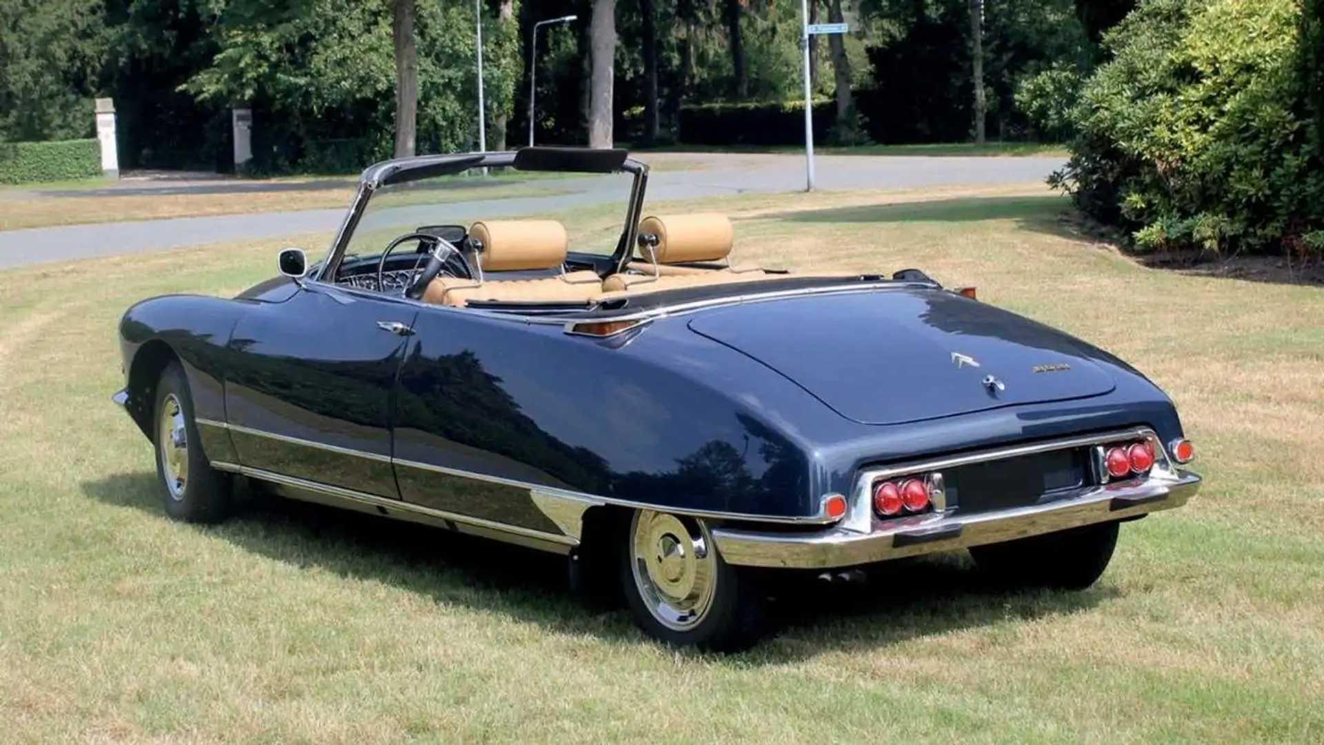 Citroën DS 21 M Cabriolet adjugée chez Aguttes en juin 2026