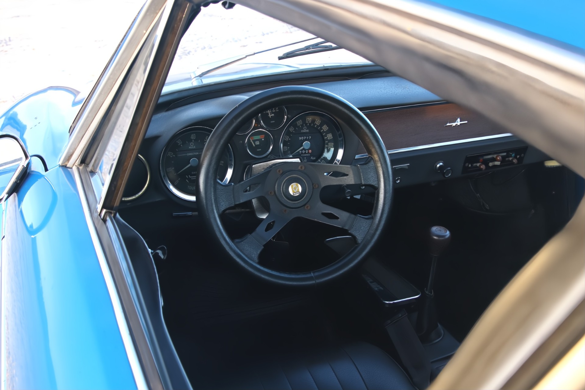 Tableau de bord d'une Alpine A110 1300 G